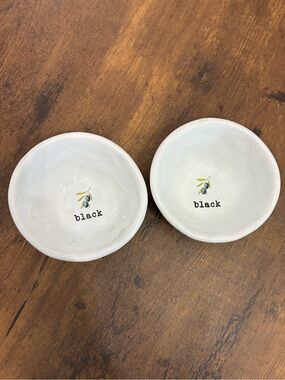 Mud Pie Pair of Small Olive Bowls
